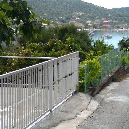 21 Kosinac Paradise